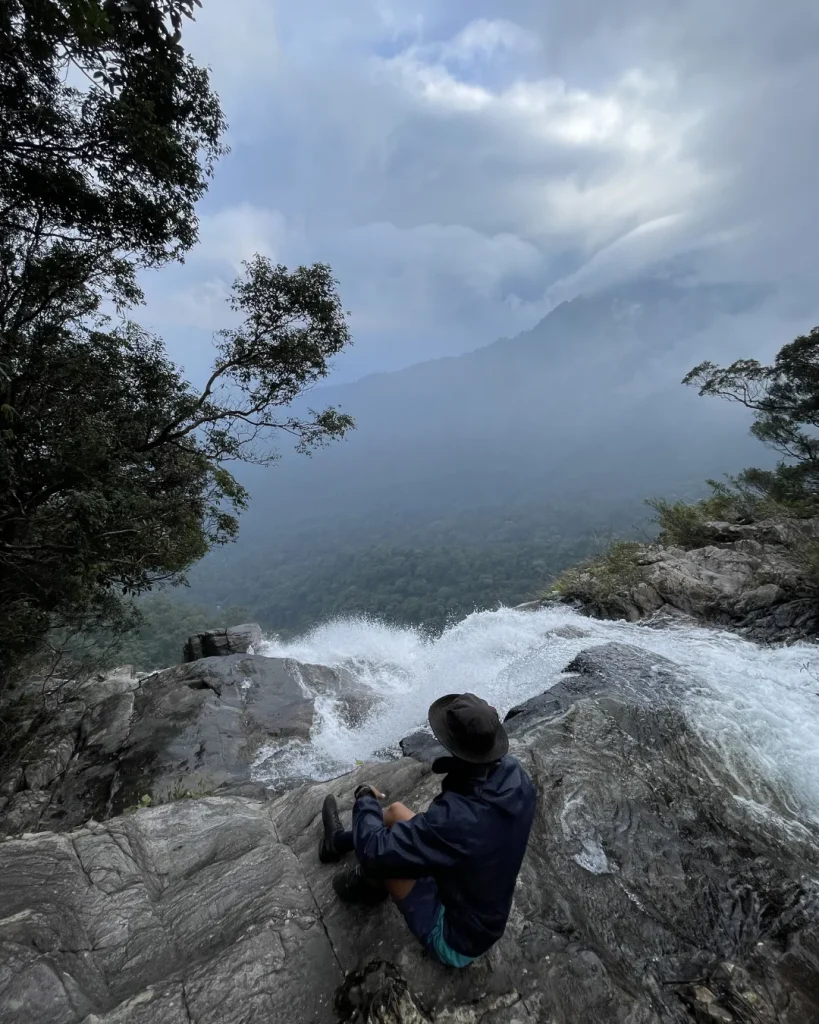 Bach Ma: Path to the Clouds