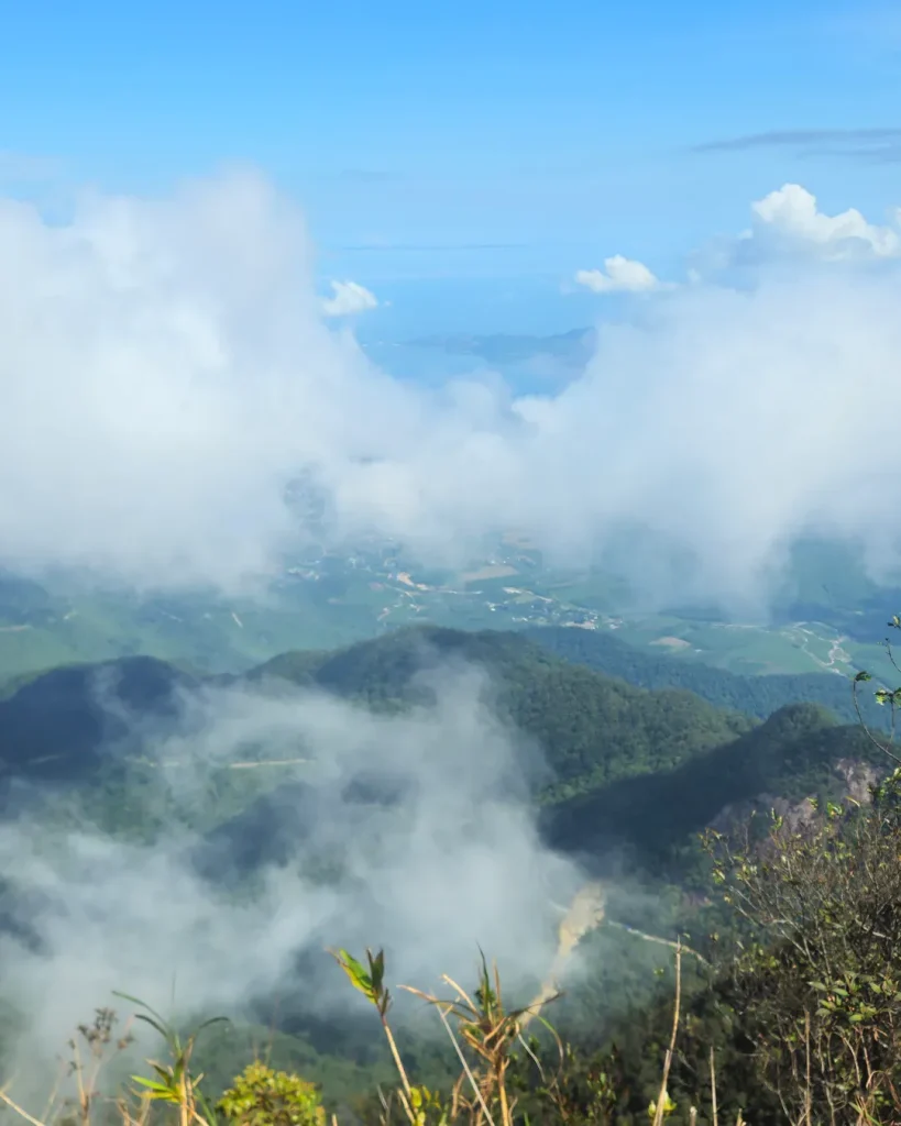 Bach Ma: Path to the Clouds